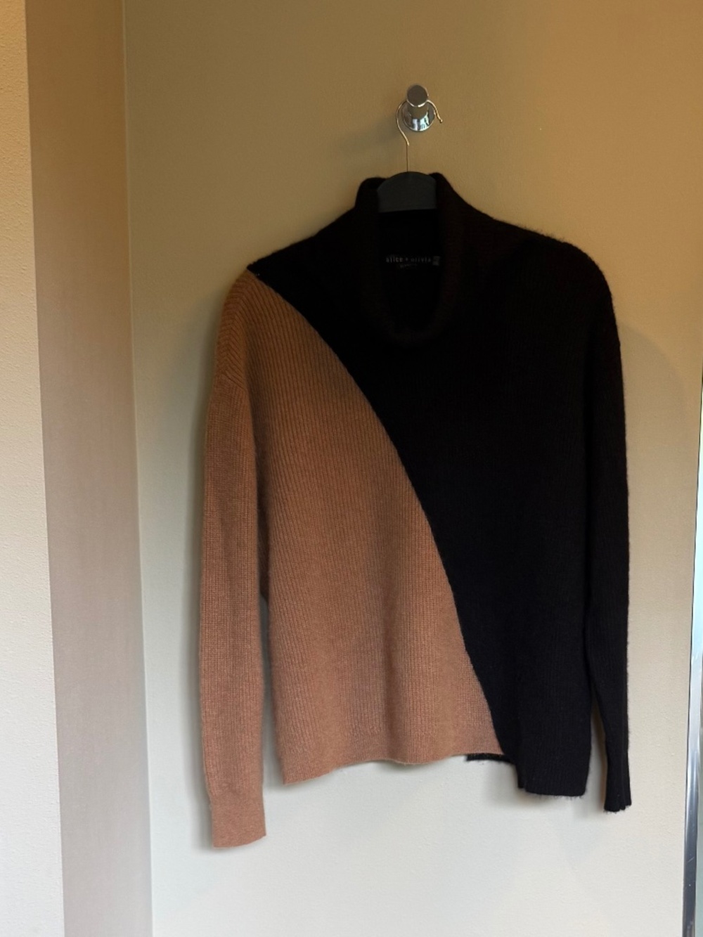 Alice + Olivia Jacob Colorblock Cashmere Turtleneck Sweater, Black/Camel, Size M